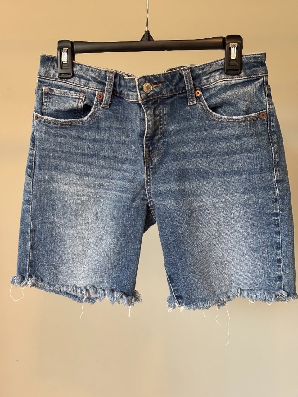 Lucky Brand The Bermuda Denim Shorts Frayed Hem Size 6/28